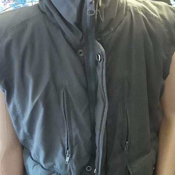 Reversible Vest - Picture 3 of 6